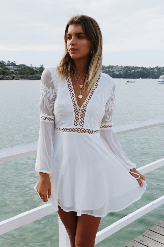 Sexy V-neck Halter Lace Stitching Long-sleeved Dress