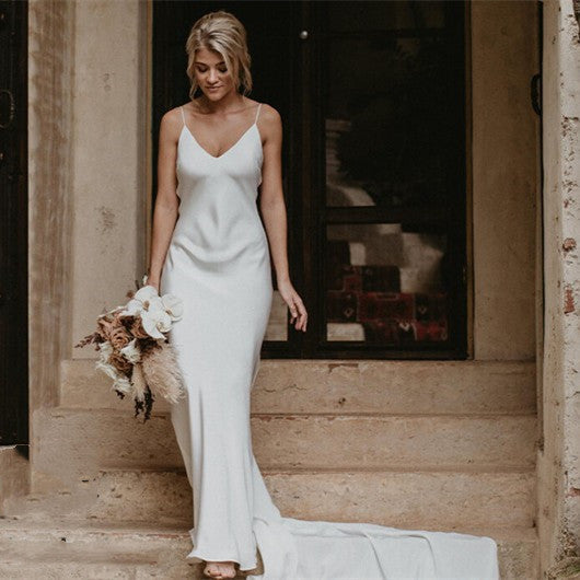Little White Evening Gown With Train Brigade