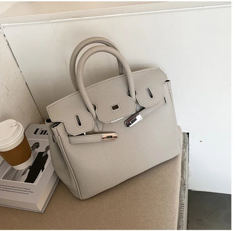 Elegant Shoulder Purse Crossbody Bag with Premium Design