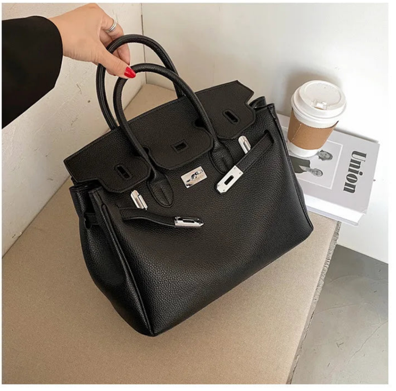 Elegant Shoulder Purse Crossbody Bag with Premium Design