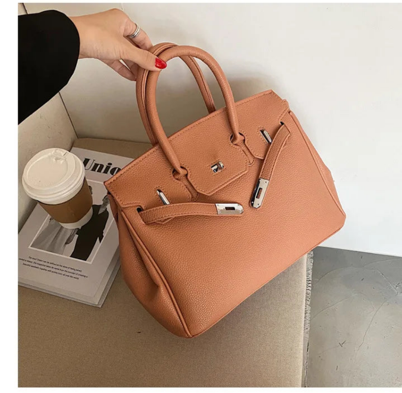 Elegant Shoulder Purse Crossbody Bag with Premium Design