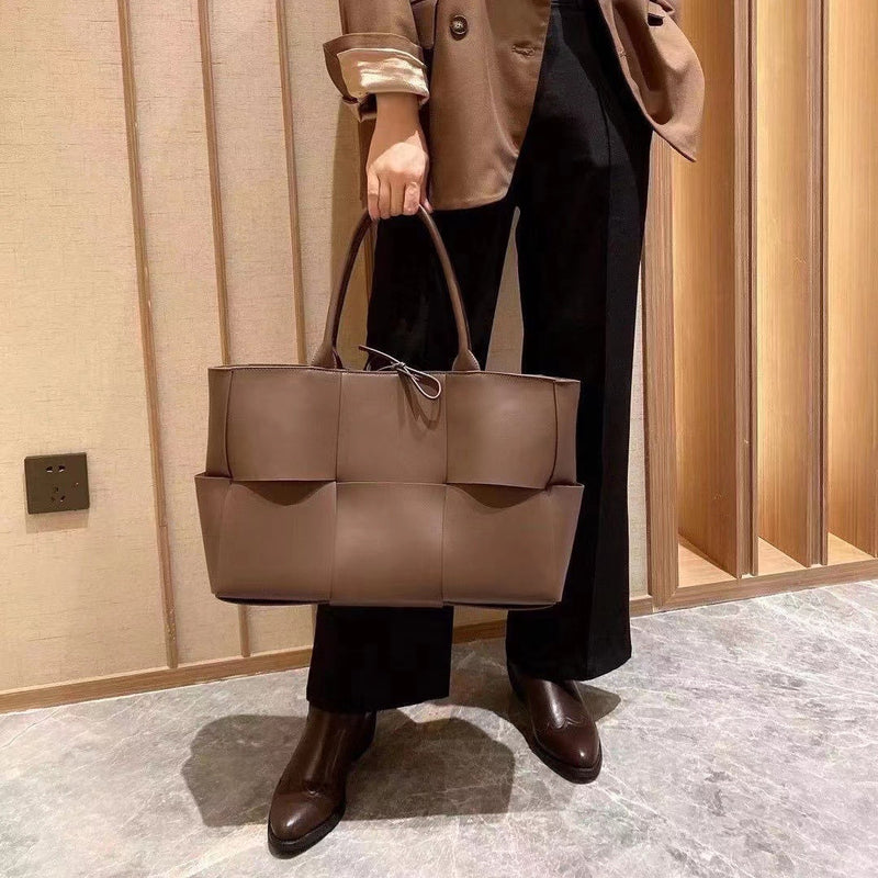 Woven Leather Hand-held One-shoulder Messenger Bag