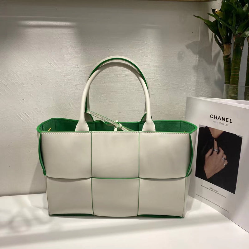 Retro Cross-border Leather Woven Handbag