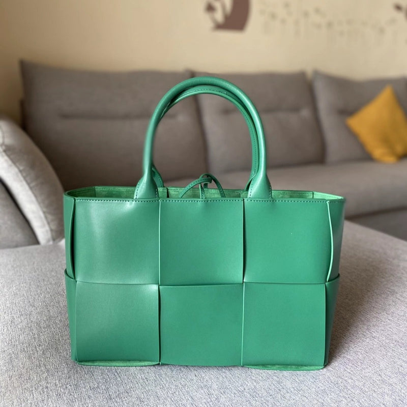 Retro Cross-border Leather Woven Handbag
