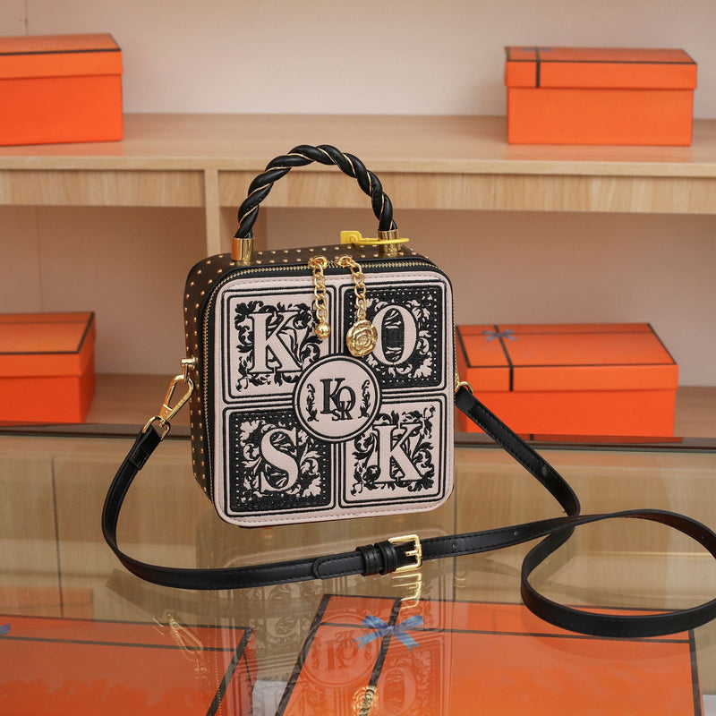 2022 New Women&amp;#039;s Bag Hot Style Messenger Bag Retro Portable Makeup Small Square Bag