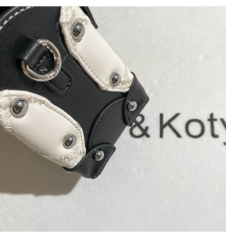 Popular and Luxury Makeup Bag with Delicate Letter