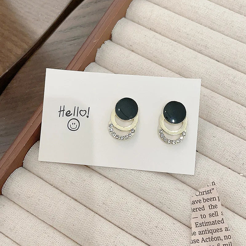 Elegant Circle Charms Earrings