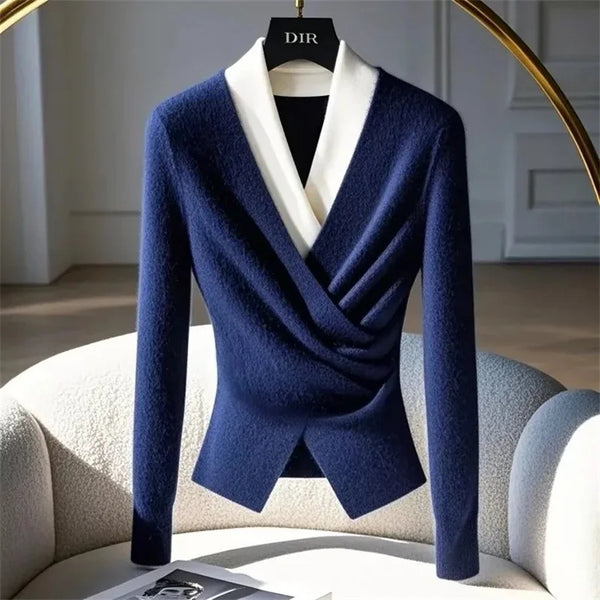 Design Fake Two-Piece Nice V-Neck Bottoming Sweater