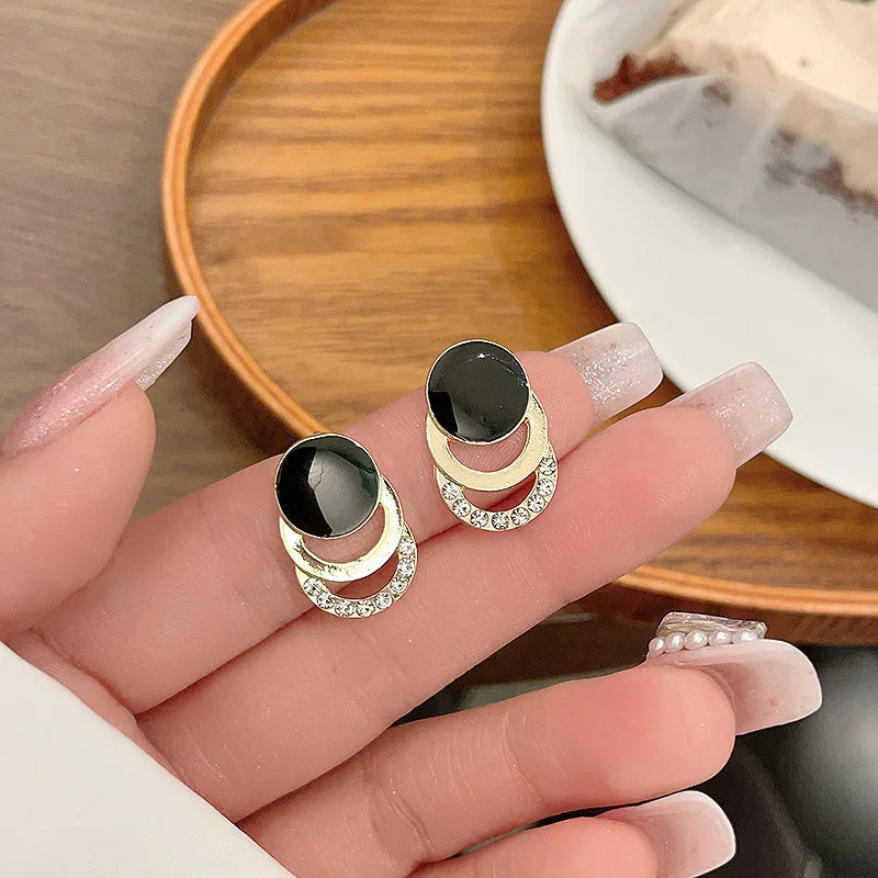 Elegant Circle Charms Earrings