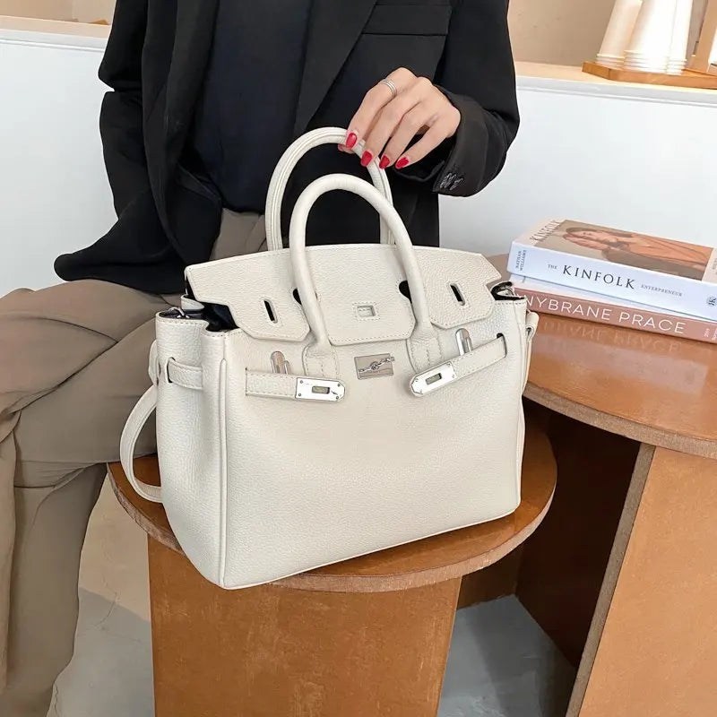 Elegant Shoulder Purse Crossbody Bag with Premium Design