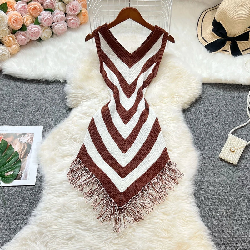 Elegant V-neck Knitted Dress