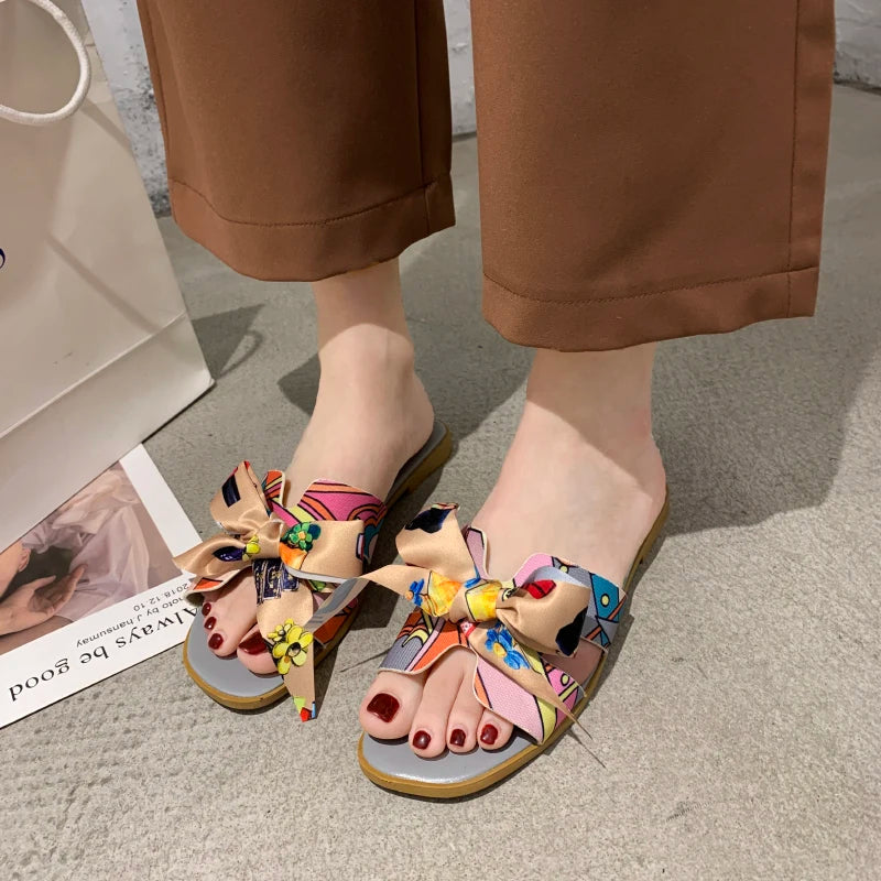 Summer Ethnic Style Graffiti Bow Sandals