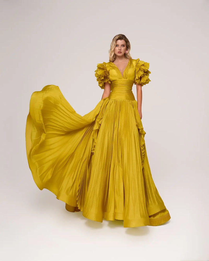 Eye Catching With Ruffles Trim V-neck Short Sleeves A-line Pleated Dress