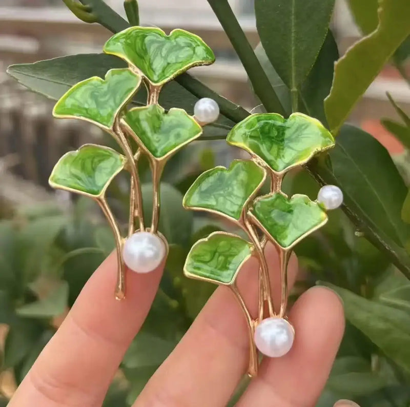 Sweet Temperament Wave Dot Leaf Flower Earrings