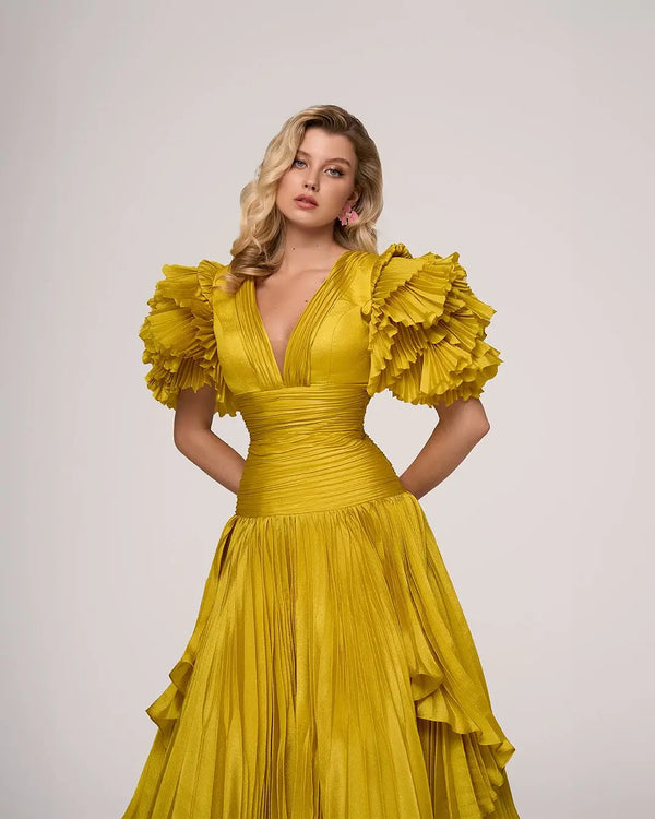 Eye Catching With Ruffles Trim V-neck Short Sleeves A-line Pleated Dress