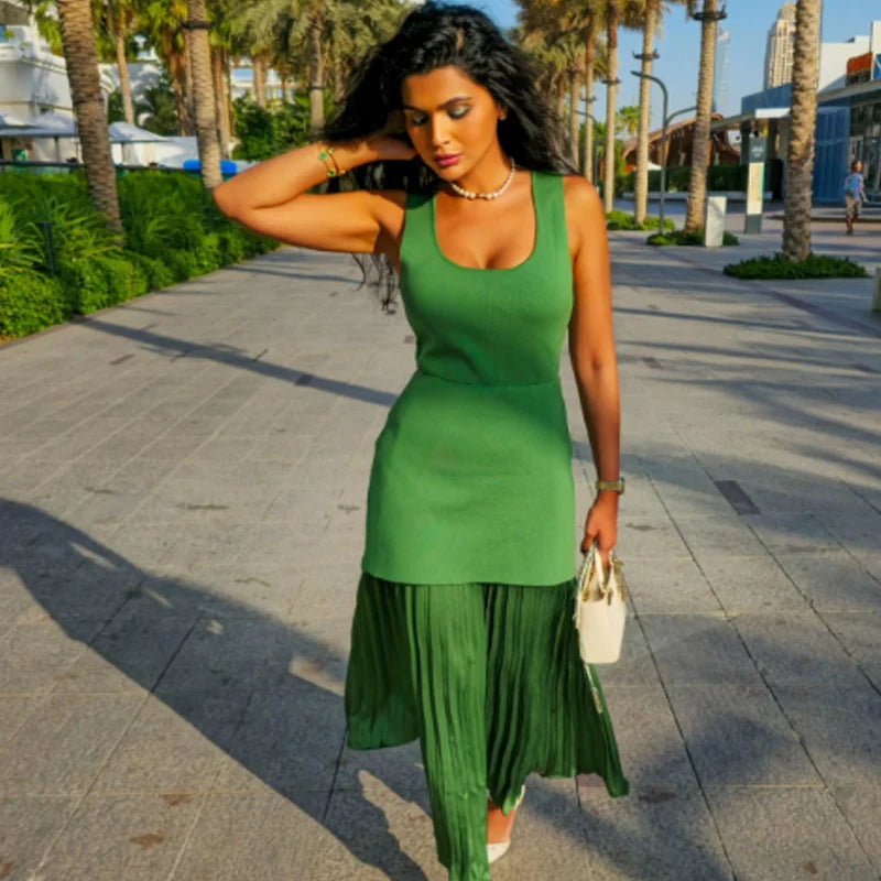 Elegant Green Pleated Knit Long O-Neck Sleeveless Dress
