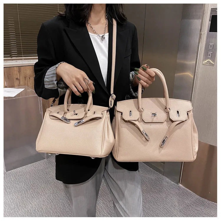 Elegant Shoulder Purse Crossbody Bag with Premium Design