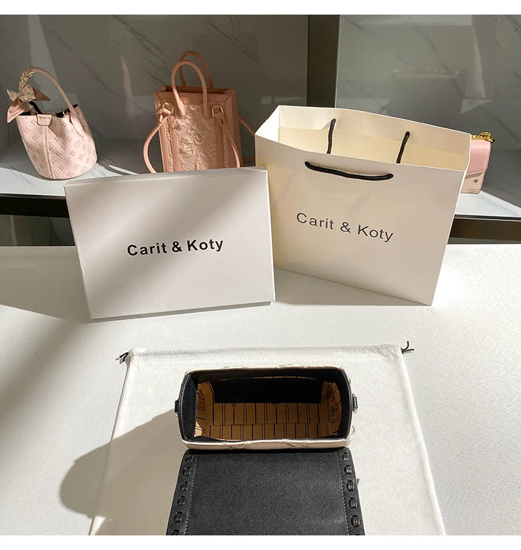 Popular and Luxury Makeup Bag with Delicate Letter