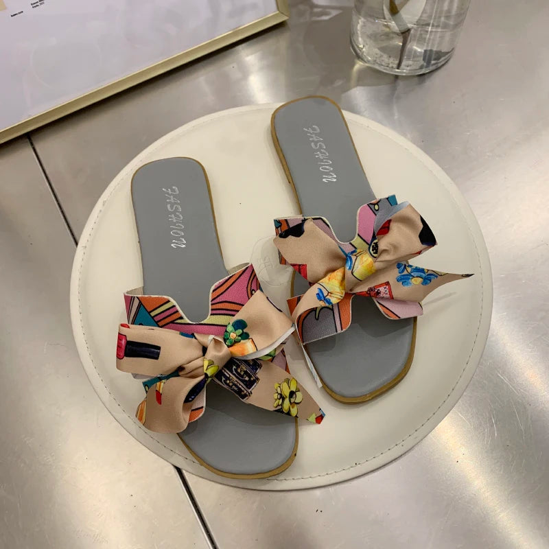 Summer Ethnic Style Graffiti Bow Sandals
