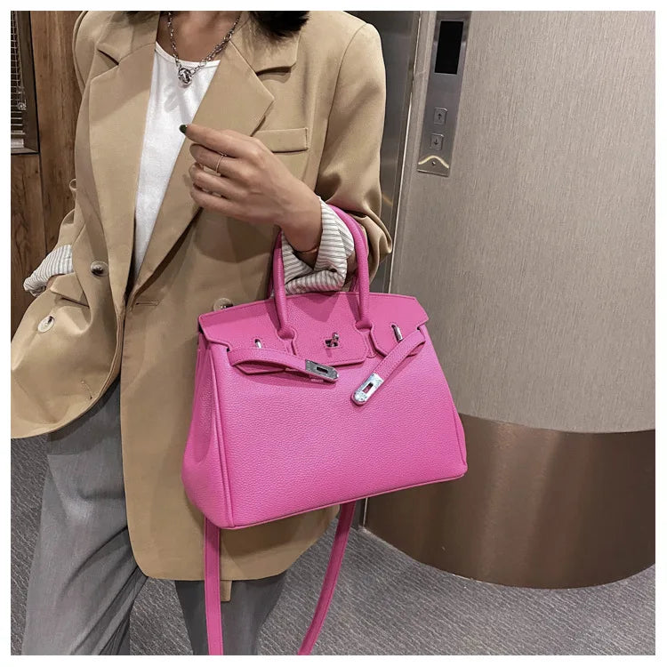 Elegant Shoulder Purse Crossbody Bag with Premium Design