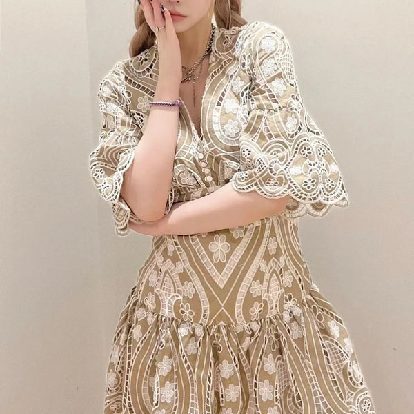 Embroidery V-neck Ruffles Short Sleeve Robe