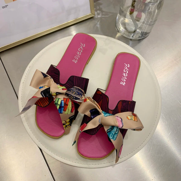 Summer Ethnic Style Graffiti Bow Sandals