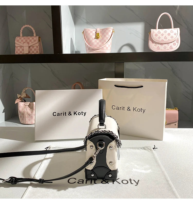 Popular and Luxury Makeup Bag with Delicate Letter