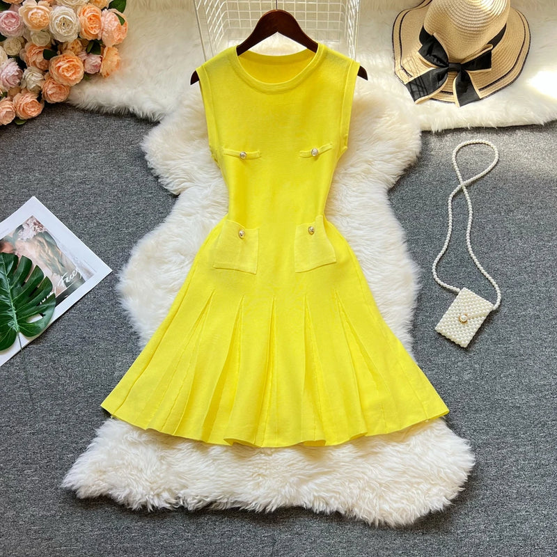 Summer Pleated O-neck Slim Waist A-line Dress