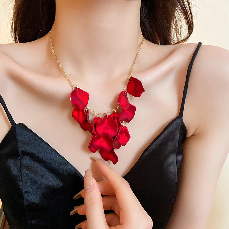 Red petal Neklace