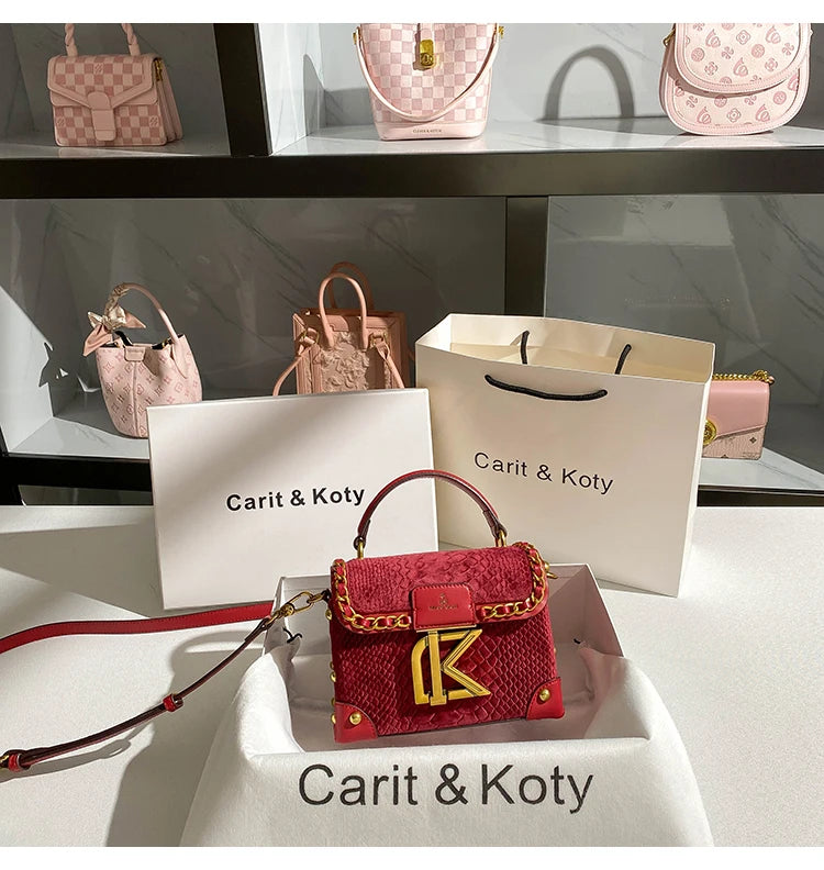 Popular and Luxury Makeup Bag with Delicate Letter