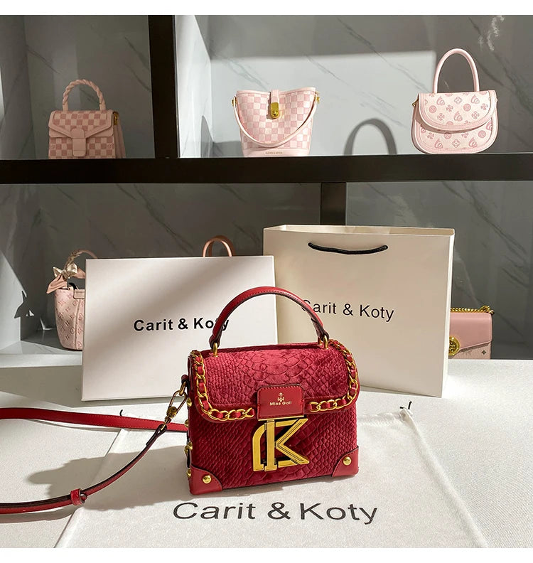 Popular and Luxury Makeup Bag with Delicate Letter
