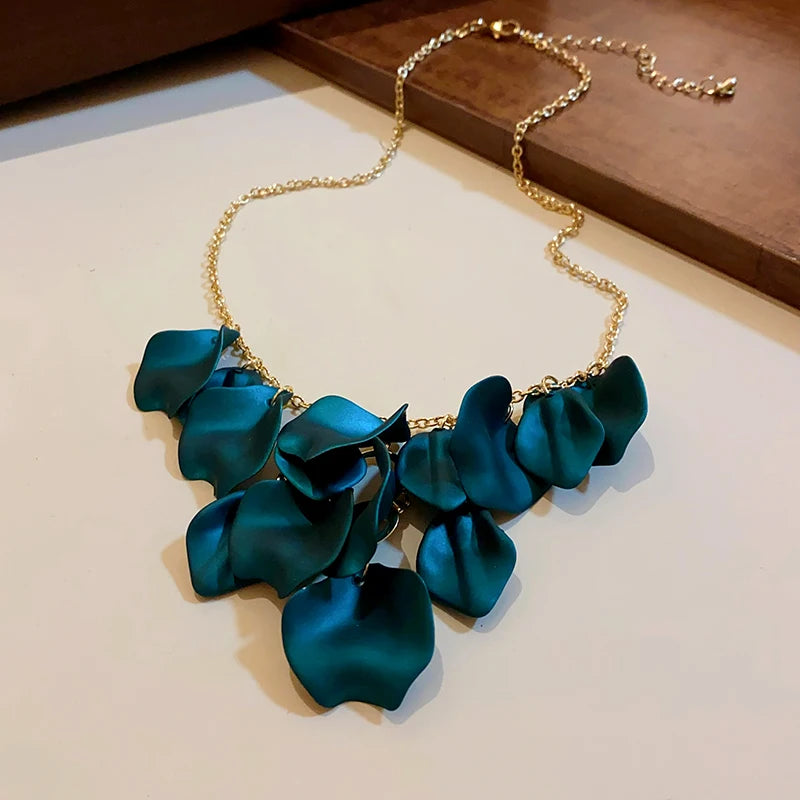 Red petal Neklace