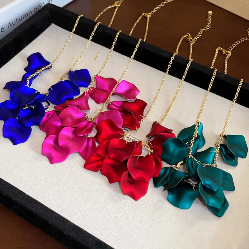 Red petal Neklace
