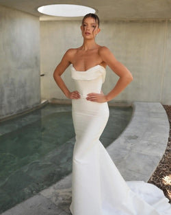 Sexy Pleat V-neck Sheath Wedding Dress