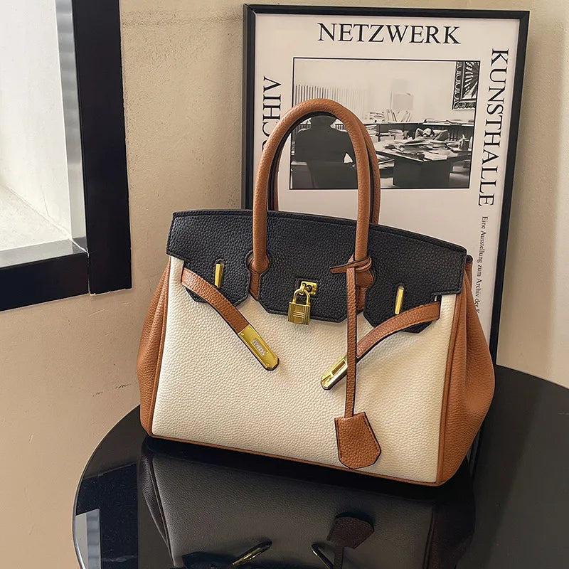 Luxury Elegant Handheld Purse with Spacious Bag