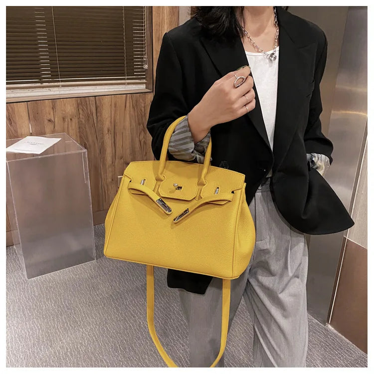 Elegant Shoulder Purse Crossbody Bag with Premium Design