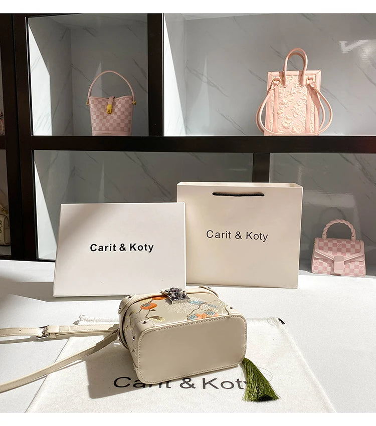 Sweet Luxury Box Bag with Delicate Flower Pendant