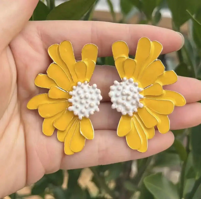 Sweet Temperament Wave Dot Leaf Flower Earrings